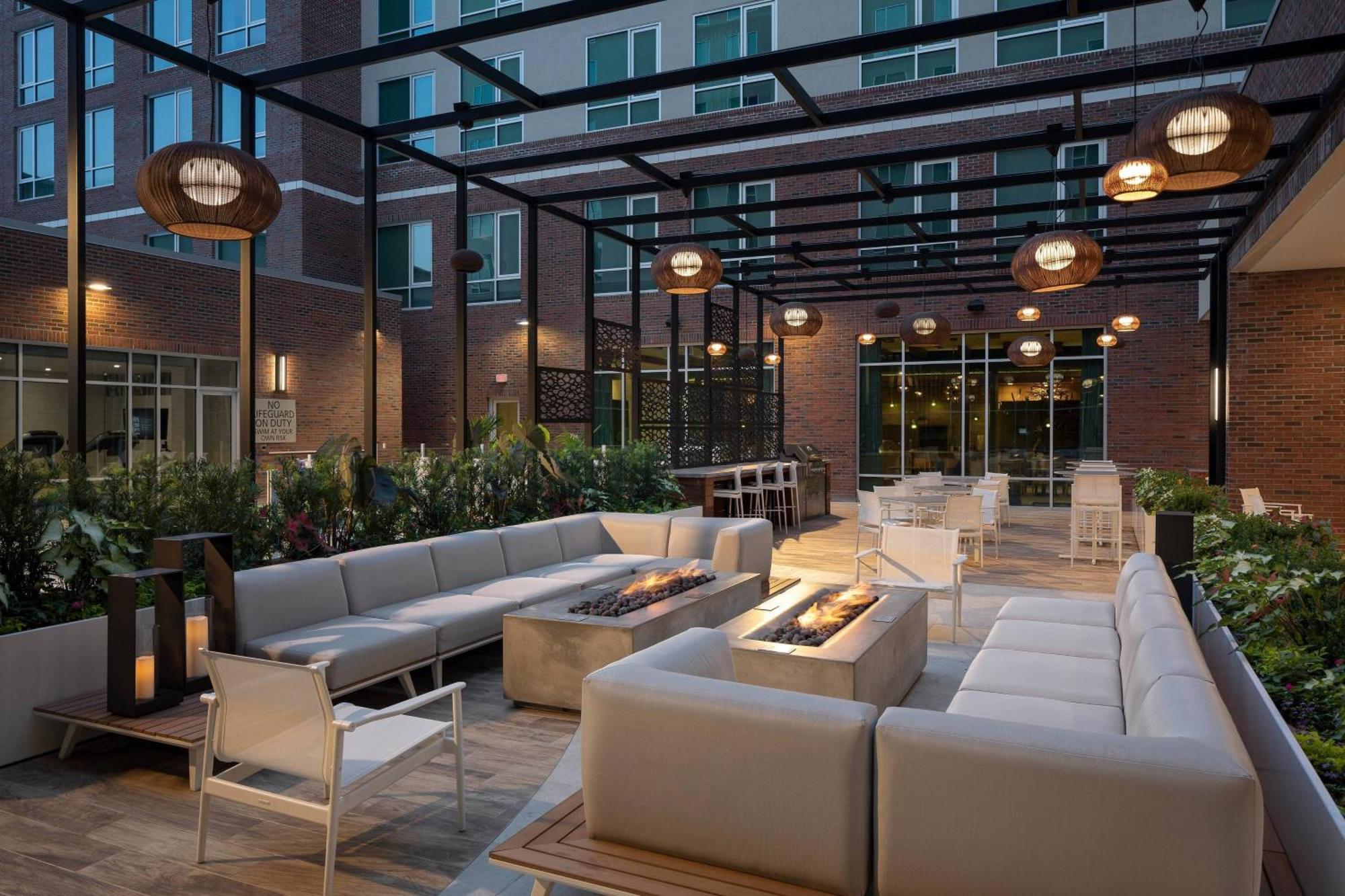 Springhill Suites By Marriott Greenville Downtown Екстериор снимка