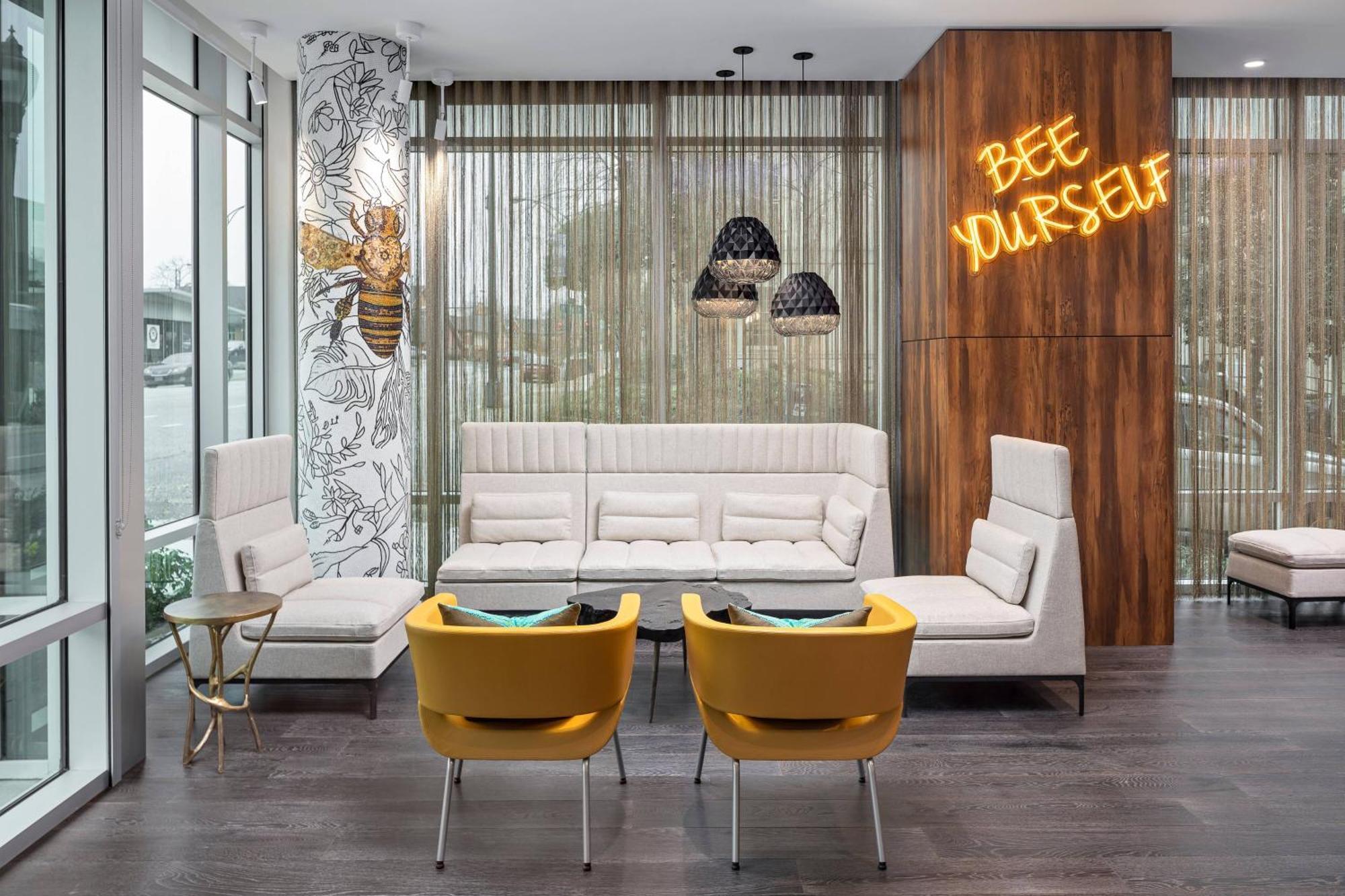 Springhill Suites By Marriott Greenville Downtown Екстериор снимка