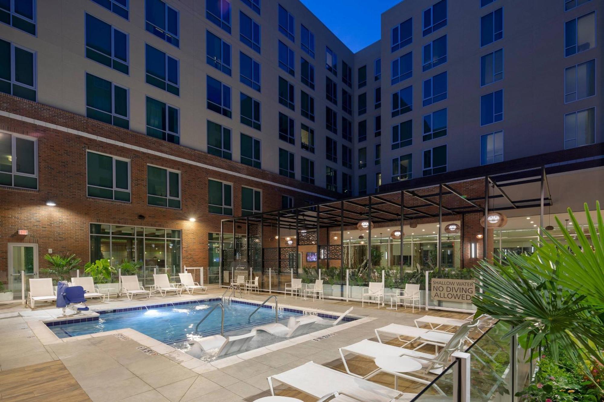 Springhill Suites By Marriott Greenville Downtown Екстериор снимка