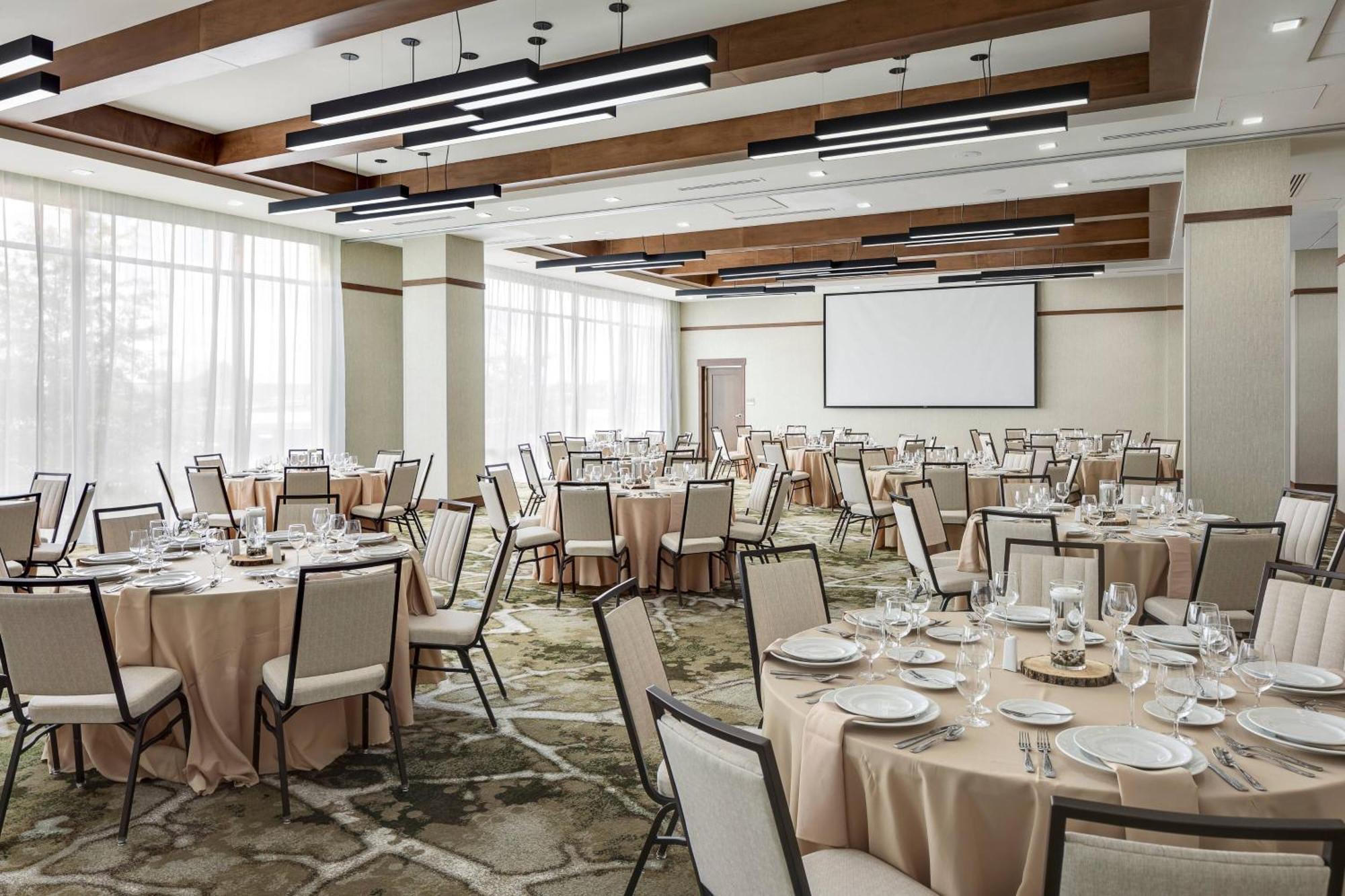 Springhill Suites By Marriott Greenville Downtown Екстериор снимка
