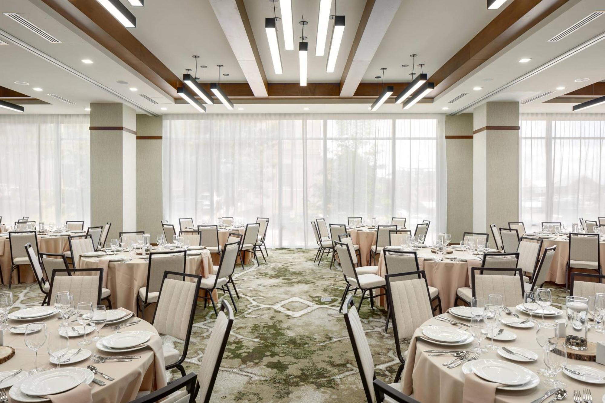 Springhill Suites By Marriott Greenville Downtown Екстериор снимка