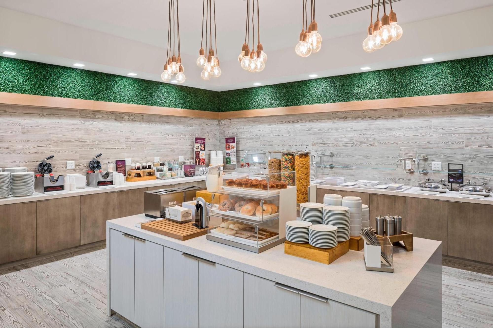 Springhill Suites By Marriott Greenville Downtown Екстериор снимка