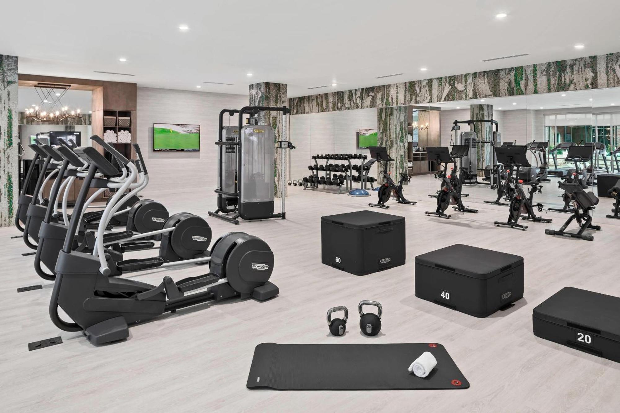Springhill Suites By Marriott Greenville Downtown Екстериор снимка